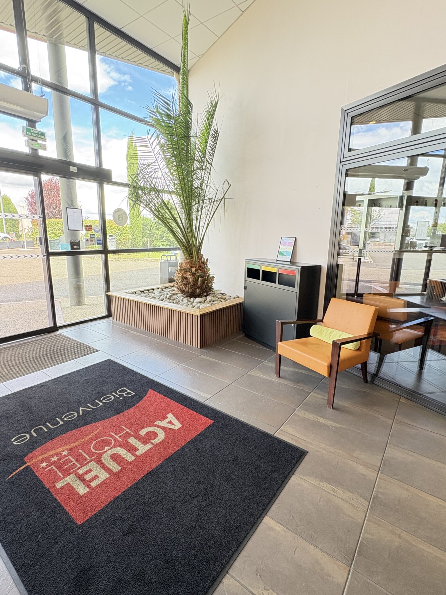 STATION DE TRI ACCUEIL ACTUEL HOTEL