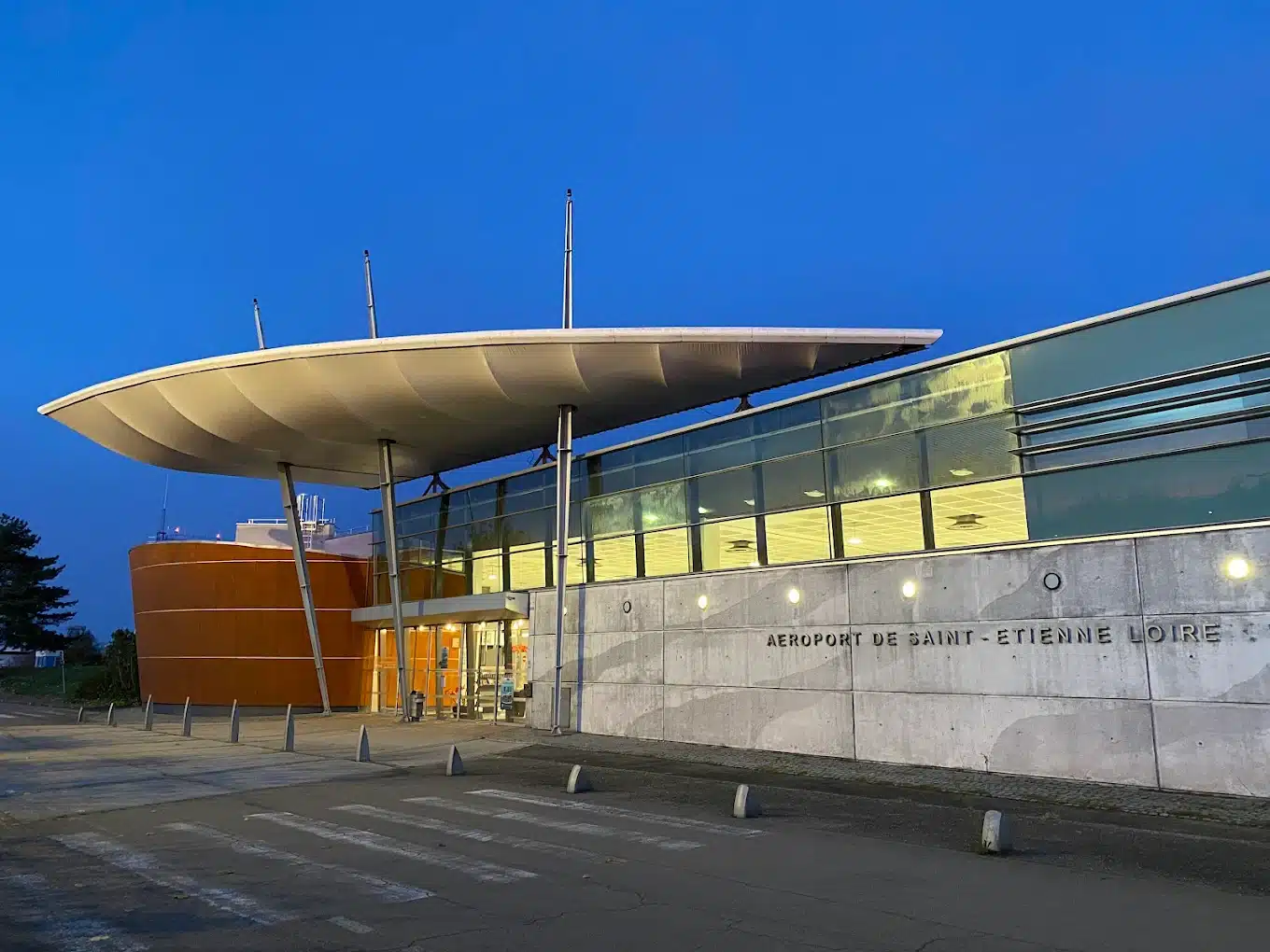 Saint Etienne Loire Airport near Actuel Hotel